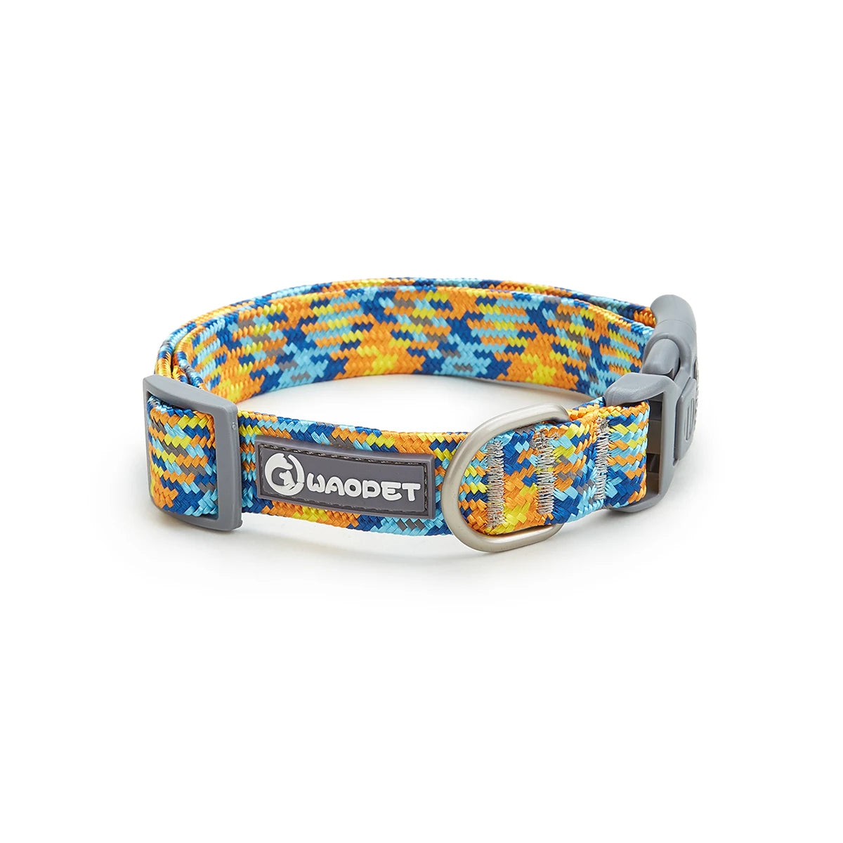 le collier existe en 6 coloris .